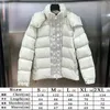 Moonclair Canada Mens Parka Płaszcz damski Down Down Top Quality Outdoor ciepłe strój z piórami, marna wielokolorowa odznaka z 201K8U