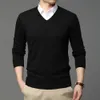 メンズセーター高品質ファッションブランドウールニットプルオーバーvネックセーターブラックマン用ジャンパーオートゥム冬の男性服231211