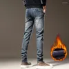 Herr jeans retre blå fleece män 2023 vinter stretch smal tjock varm sammet byxor mode koreanska manliga plysch mager denim byxor