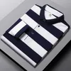 Polos para hombres Marca de negocios Camisas polo de manga larga Ropa para hombres Tops a rayas Solapa Ropa de lujo Moda bordada Ropa de golf para hombres 231211