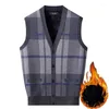 Gilets pour hommes 2024 automne hiver hommes col en V tricot cardigan gilet mâle pull décontracté manteaux sans manches plaid chaud gilet D671