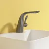 Krany zlewu łazienkowego Basen kran mosiądz i zimna myjka biała/chromowa nowoczesna minimalistyczna kreatywność