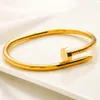 Bracciale per unghie di design da donna Braccialetti di marca con lettera Braccialetti di cristallo placcato oro 18k Argento Gioielli in acciaio inossidabile Polsino Matrimonio Amore Regalo di Natale