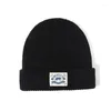 Basker solid färg stickad varm hatt för kvinnor man tecknad björn etikett förtjockar mjuk virkning ull beanie pullover cap casual hip hop caps