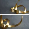 Figurines décoratives Gold Metal Hollow out Twist Corde Ornement Modern Irrégulet Room Bureau décor créatif Nordic Home Accessoires Cade