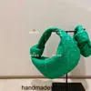 Venetaabottegaa Sac à main tissé Jodie Counter Mini Tie Bag Underarm Bag Green Dumpling Bags
