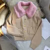 2023 Apricot Gold Button Damen Strickjacke Marke Gleicher Stil Damen Pullover DH308