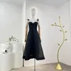 Sukienki swobodne pościel jedwabny mieszany solidny czarny styl plażowy 2023 Wysokiej jakości aplikacje Paski do samodzielnego krawat