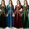 Ethnische Kleidung Naher Osten Dubai Herbst und Winter bestickte Perlen Samtkleid arabische Frauen Abend lange Ärmel elegante Robe Abaya
