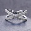 خواتم الزفاف Huitan الفاخرة الشاملة X شكل خطبة خطوبة خاتم خطوبة كامل CZ Stone Silver Color Engant Simple Female Jewelry Ring 231208