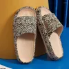 Chinelos femininos com estampa de leopardo slides leves dedo aberto deslizamento em sapatos confortáveis internos