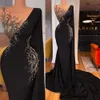 Luxo preto um ombro sereia vestidos de baile único mangas compridas lantejoulas brilhantes feminino cetim longo noite pageant vestidos feitos sob encomenda yd