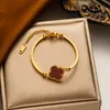 Enkel 18k guldpläterad designer charm armband enkel blomma vattentätt bevis fyrblad klöver smycken
