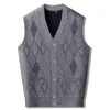 Gilet da uomo 2024 Autunno Inverno Uomo Moda Maglione caldo Gilet maschile Tasche con bottoni Gilet casual con scollo a V in pile lavorato a maglia Canotta D674