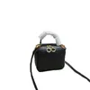 Borsa fotografica texture Le donne escono con una borsa a tracolla obliqua a spalla singola, piccola borsa quadrata in stile moda