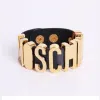 Topp Metal Pu Chokers Män Kvinnor smycken Hip Hop Halsband Tillbehör Designer Neutral bokstav Halsband Söt godisfärgad Lady Armband