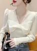 Camicette da donna Camicia europea con scollo a V per la primavera 2023 French Chic Small Design Sense Niche Bubble Top a maniche lunghe