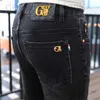 Jeans pour hommes jeans de créateur printemps et automne nouveaux pantalons pantalons de marque européenne à la mode pieds élastiques coupe ajustée HWS8