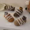 23ブーツデザイナーの子供タズタスマン子供男の子幼児の女の子ブートスリッパ女性冬の温かい子供用シューズオーストラリアオーストラリアスエード