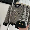 レディースジャケット韓国の格子縞のウールコート女性ハイセンスショートスプリングジャケット小さな短い服女性S-2xl 231211