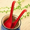 Colheres 10pcs colher de sopa asiática vermelha e preta com gancho-estilo chinês perfeito para sopas de macarrão de arroz Pho Ramen fácil de usar