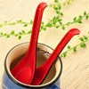 Cucchiai 10 pezzi Cucchiaio da zuppa asiatico rosso e nero con gancio, stile cinese perfetto per zuppe di riso Pho Ramen e noodle facili da usare