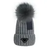 Ny mode ull beanie cap herr designer hink hattar nya mode kvinnliga damer varm vinter beanie bobble hatt utomhus gåva