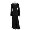 Abiti casual aderenti in raso nero da donna sexy slim con scollo a V svasato manica lunga maxi abito elegante semplice festa Vestido 2024 primavera estate