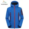 Jaquetas masculinas NUONEKO Jaqueta Softshell Mens Jaquetas à prova de vento Masculino Soft Shell Windbreaker Esqui Caminhadas Trekking Casacos quentes de lã grossa JM05L231122