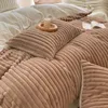 Zestawy pościeli Wysokiej jakości zagęszczone sztuczne kołdra z krańcowcem Zestaw z zestawem łóżka na zimową jesień ciepłe pościeli