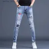 Jeans pour hommes Hommes de haute qualité coupe ajustée broderie jean léger luxe déchiré Stretch imprime jean trous patché rayures pantalon en denim décontracté Q231213