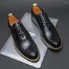 Scarpe eleganti da uomo Derby di lusso in pelle a punta classiche stringate Business nero marrone taglie 38-44