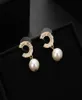 Mulheres Pearl Brinco Designer JewelryFor Womens Pingente Brincos Luxurys Moda Hoops Love Earing Gold Studs Letra C Duplo Presente 2946940