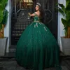 Smaragdgroene pailletten Quinceanera -jurk van de schouderbal Mexicaanse glitter Sweet voor 16e meid verjaardagsfeestje jurk vestidos de 15