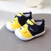 Babyschoenen Schattige babyschoenen met geluid Babyjongen Peuter Sneakers Zachte zool geboren meisje Eerste wandelaars 0-3 jaar Platte loopschoen 231211