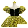 Flower Girls 'Dresses 2023 New Green Flower Girl Dresses Princess Ball Gown 3D Hand Made Flowers spetsapplikationer Pärlor med Sweep Train OTS6P