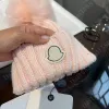 Lüks Beanies Tasarımcı Moda Beanie Kapak Şapka Kadınlar Erkekler Sonbahar Kış Kapakları Sıradan Kafatası Kapakları Bobble Hat Klasik Mektup Çok Çözün