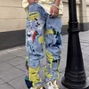 Nieuwe Heren Jeans Schilderen Geborduurde Patch Denim Gescheurd Voor Mannen Streetwear Gewassen Vernietigd Geplooide Rechte Jean Mannelijke Kwasten