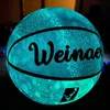 Bollar glöd i den mörka basket vanliga storlek 7# hygroskopisk streetball lyser upp basketboll för nattspel gåva 231212