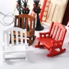 Dekorativa figurer Dollhouse Simulation Retro Wood Swing Chair Mini Juldekoration Set Tillbehör Heminredning Fairy Garden