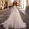 Broderad spets på nätet med tåg V-ringad ärmlös vintage brudklänningar lyxiga avtagbara 2 i 1 bröllopsklänning Vestido de novia