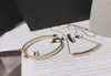 Брендовый модный комплект ювелирных изделий, дизайнерский браслет, подвесное ожерелье, женский молодежный эксклюзивный выбор, подарок для пары, 18-каратное золото, Pre9523386