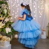 Elegante lange blaue Blumenmädchenkleider, ärmellos, Tüll mit Schleife, Spitzenapplikation, Ballkleid, bodenlang, maßgeschneidert für die Hochzeitsfeier