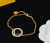 Womens Gold Armelets Designer Letter Diamonds Armband Men Chain Armband för kvinnor Fashion Golden Jewelry Mens Chin Armband 223764215