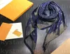 Avec boîte 13 Foulards de couleur Écharpes de luxe en cachemire d'hiver pour dames et hommes Marque Designer Écharpe pour hommes Mode Femmes Laine 140140CM8479003