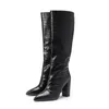 Bottes Noir imprimé serpent pointu talons hauts épais genou haut tube long bottes pour femmes hiver sans lacet Botas gladiateur Sexy dames chaussures 231212