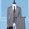 Abiti da uomo Blazer stile britannico uomo gilet scozzese giacca pantaloni 3 pezzi set moda maschile fascia alta sottile banchetto di nozze giacca da lavoro cappotto a231211