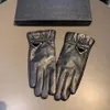 Delikatna ikonowa ikona ikona rękawiczki Kobiety Sheepskin Runtens oraz gruba skórzana rękawiczka zimowa miękkie rękawiczki z pudełkiem Bożego Narodzenia G331O