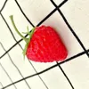 Dekoracja imprezy kuchenna Dekorowanie Fałszywe strawberry czerwone owoce Wyświetlacz dla domu dekoracyjny sztuczny plastik przydatne trwałe