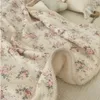 毛布の肥厚二層コーラルフリースフリース幼児スワドルエンベロープラップフローラルビンテージプリント生まれの寝具
